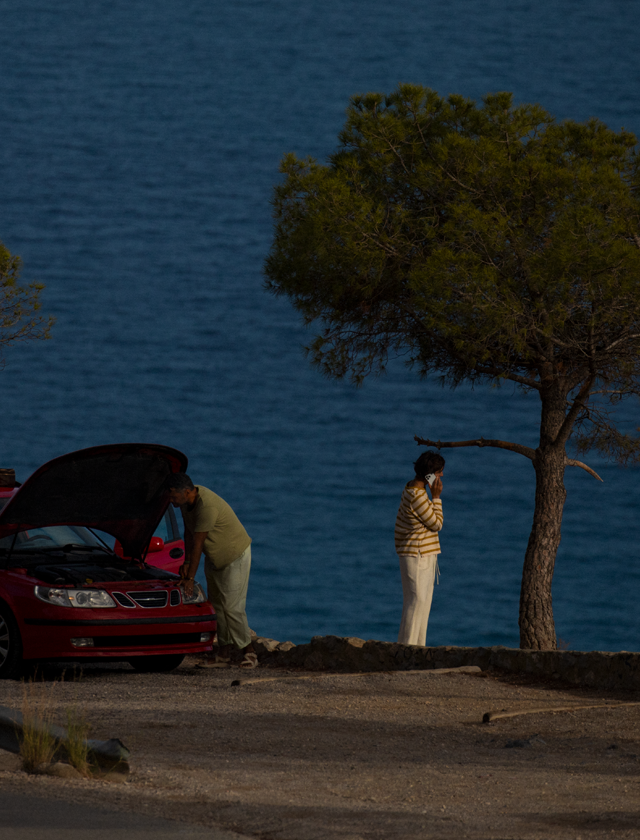 Roadside Assistance via satellite available on iPhone 15 Pro